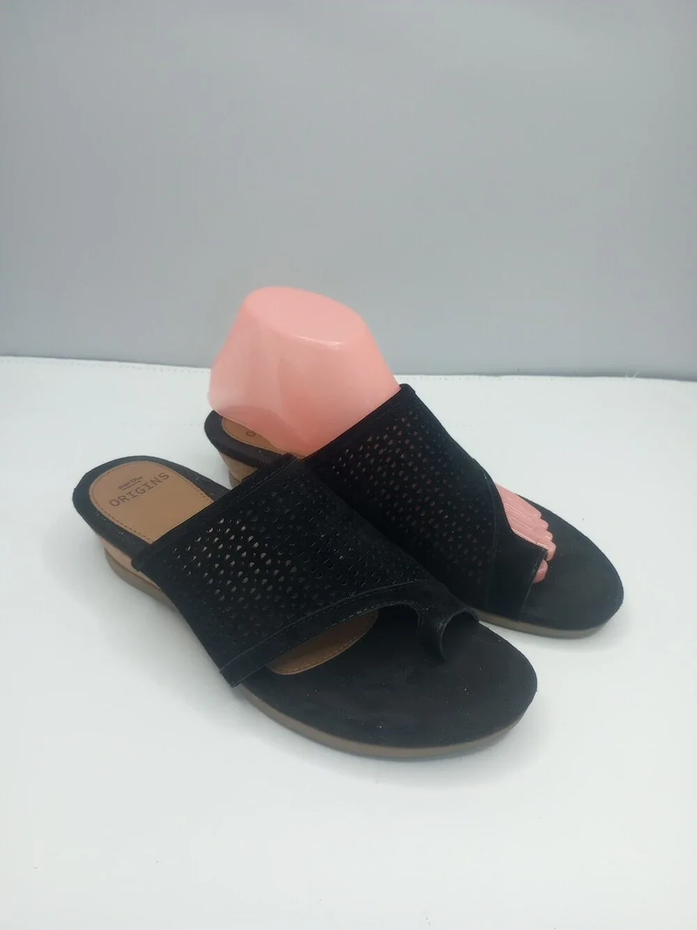 Earth Origins 8M Suede Slip-On Wedge Heel Sandals Pearl Black Toe Straps Shoes